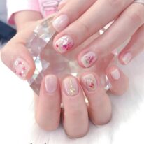 Hoa khô đính móng- Phong cách nail sang trọng đầy ngọt ngào